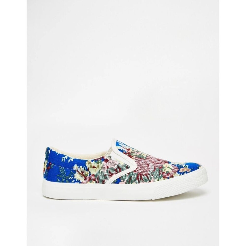 NWOB Asos/Park Lane Women's Blue Crochet Print Floral Slip-on Sneakers Sz 6 - Picture 2 of 7